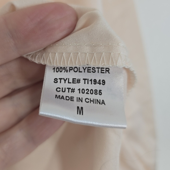 NWT LBLC the Label Smith Ivory Button Up Blouse Medium - Picture 5 of 9